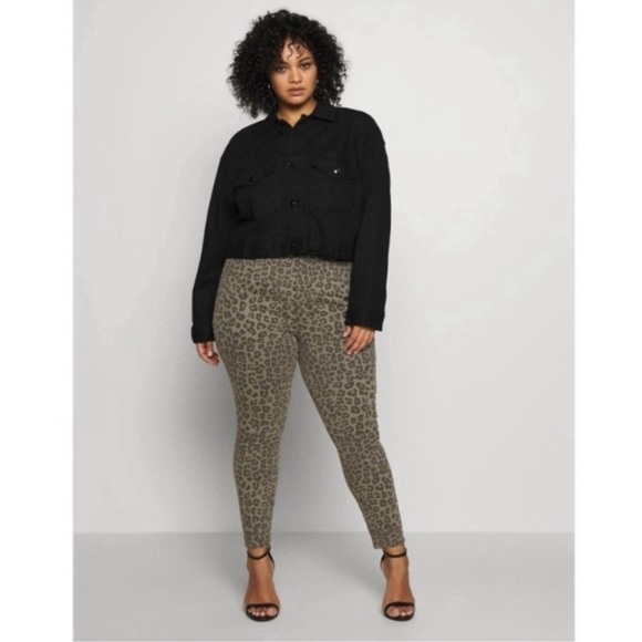 Good American Good Waist Crop in Sage Green Leopard Size 16 - Picture 1 of 8